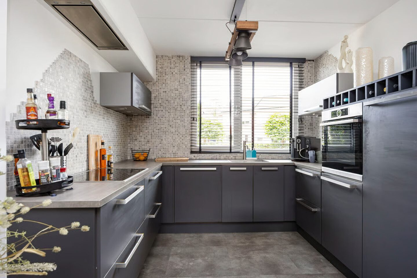 Hoekwoning te koop: staverdenhoek 9, Enschede