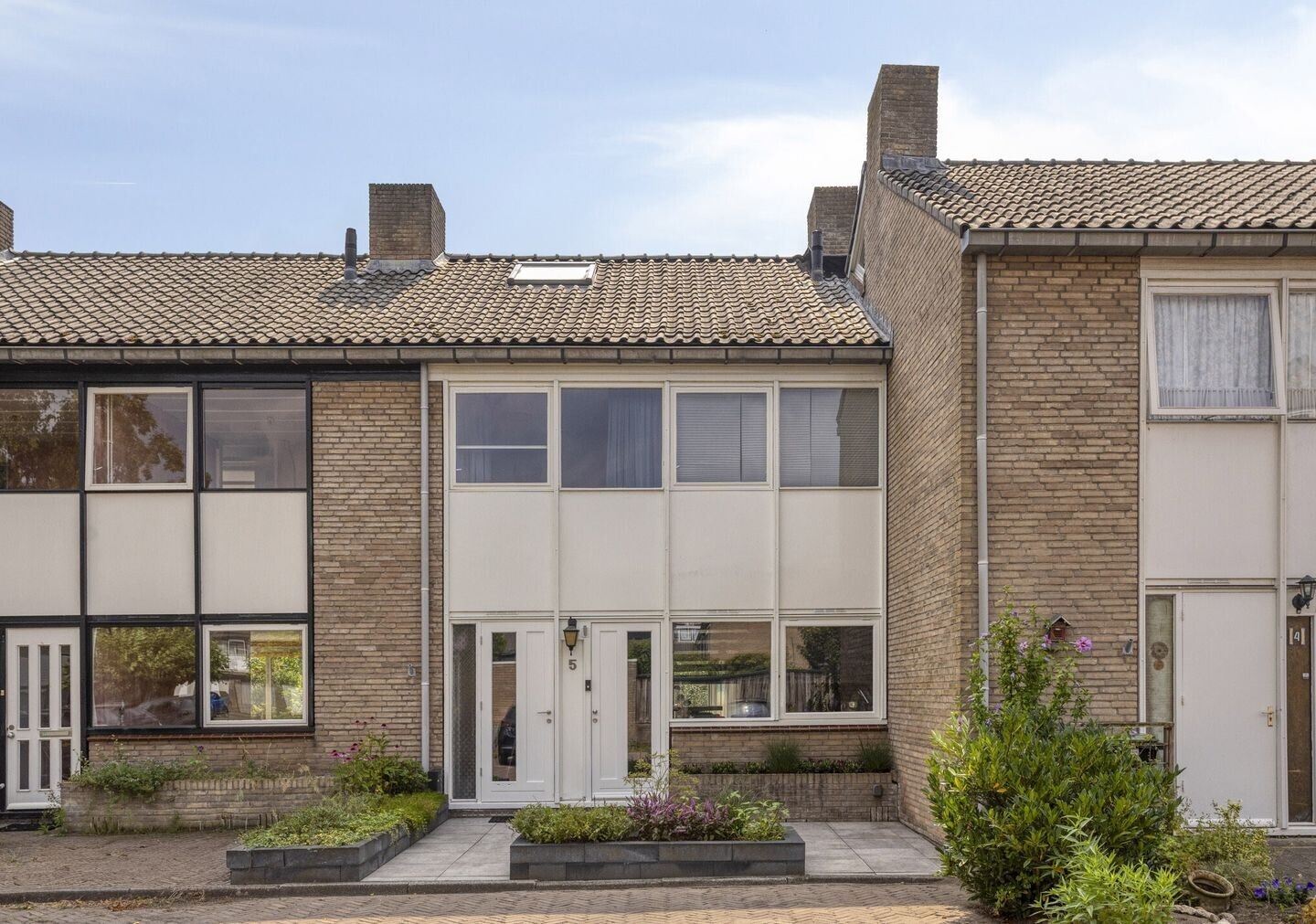 Tussenwoning te koop: Meester De Wolfplein 5, Enschede