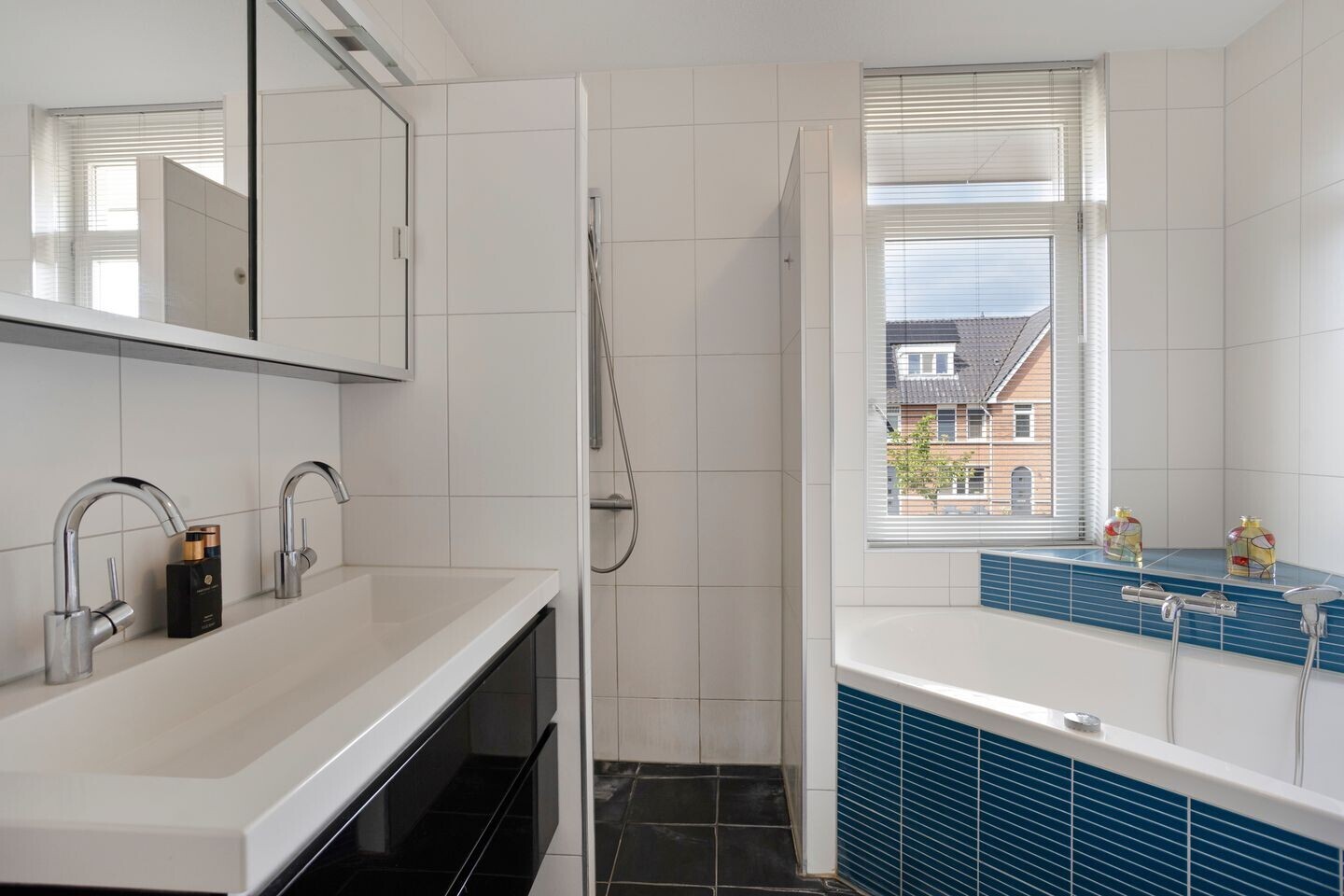 Hoekwoning te koop: roelof blokzijlstraat 4, Enschede