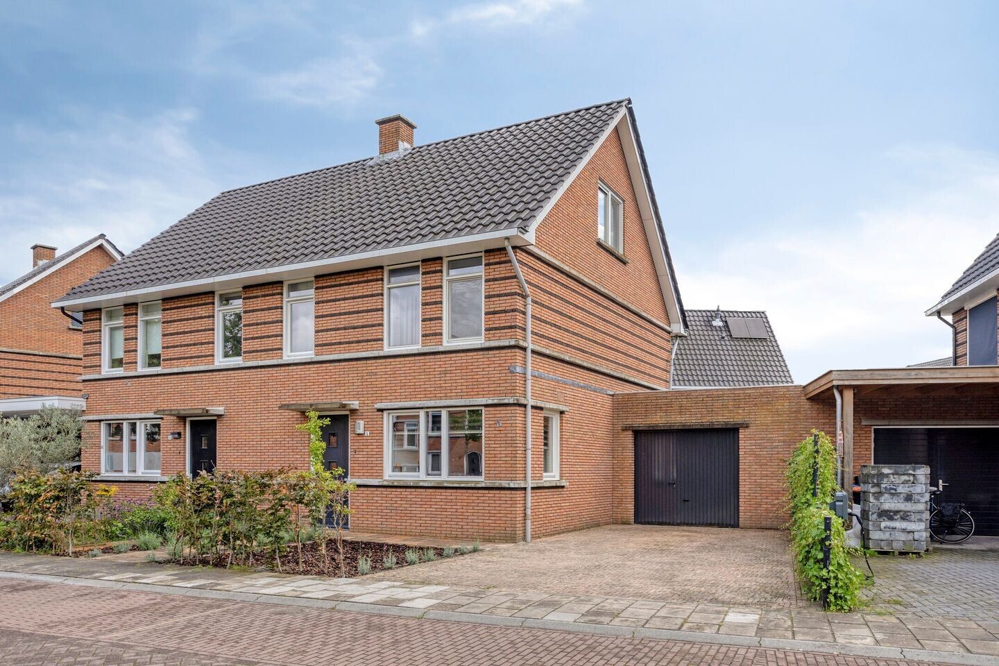 Hoekwoning te koop: roelof blokzijlstraat 4, Enschede