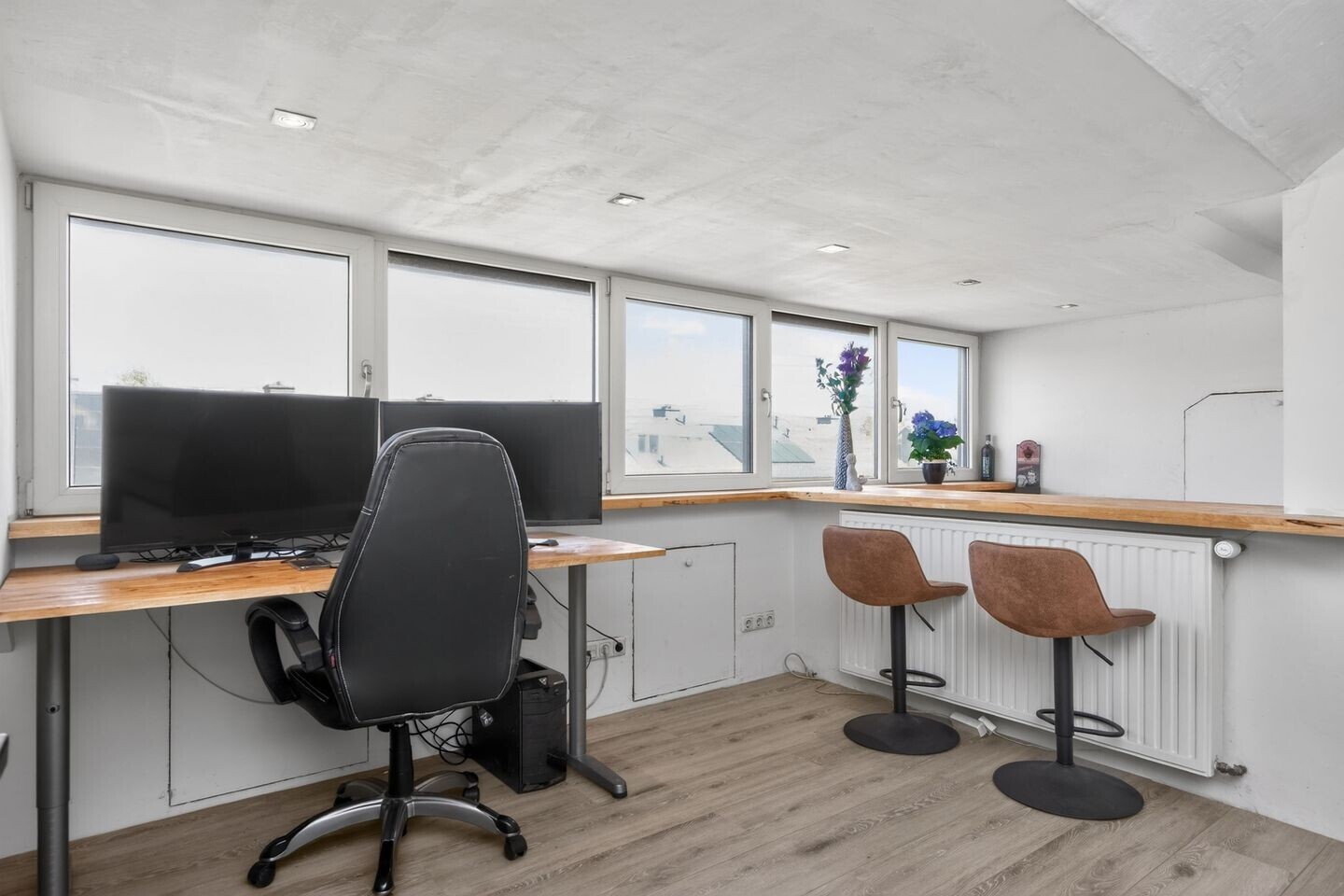 Hoekwoning te koop: Johanna van Burenstraat 14, Hengelo