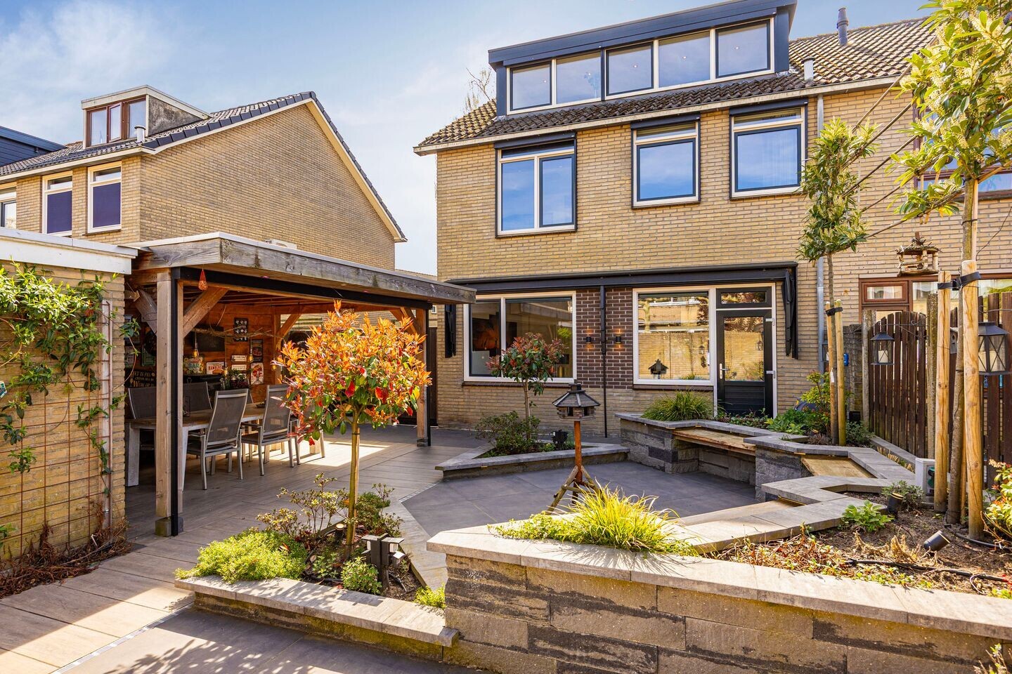 Hoekwoning te koop: Johanna van Burenstraat 14, Hengelo