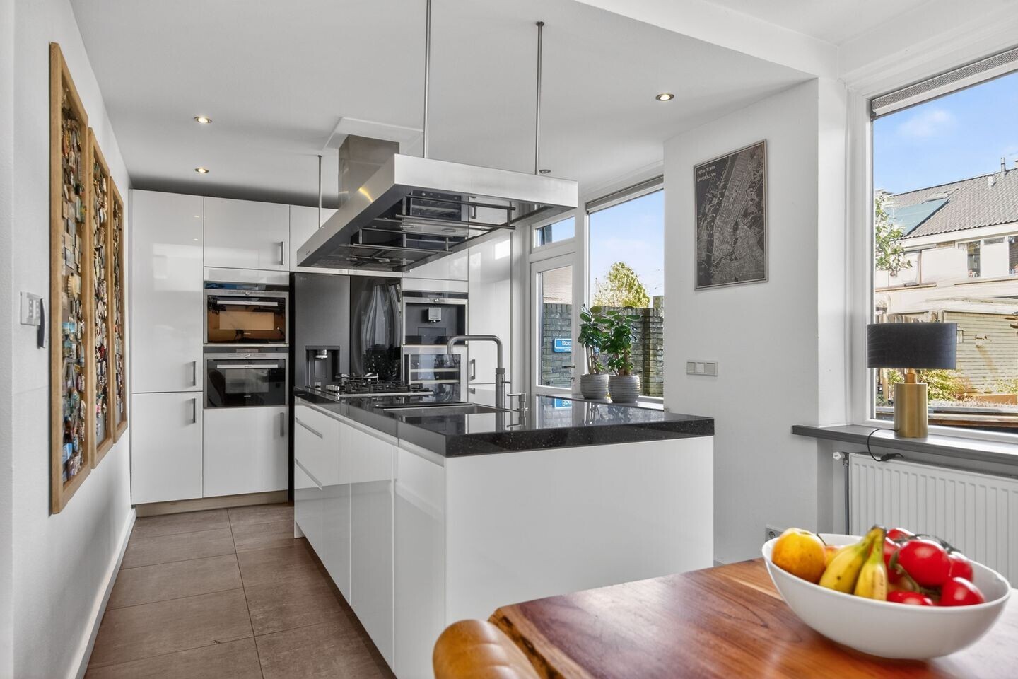 Hoekwoning te koop: Johanna van Burenstraat 14, Hengelo
