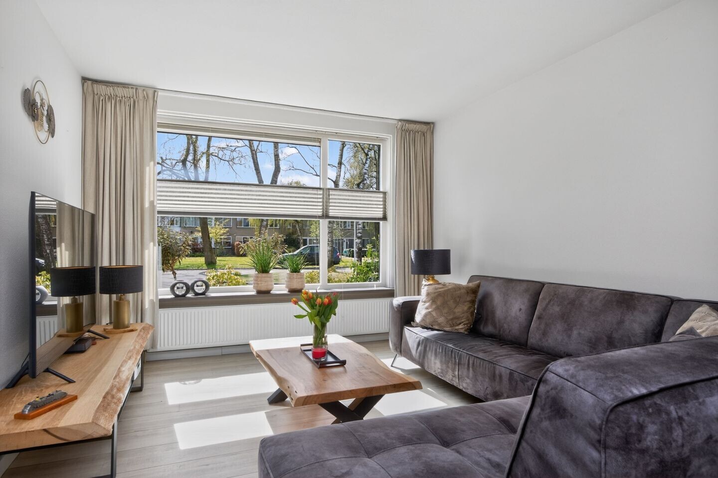 Hoekwoning te koop: Johanna van Burenstraat 14, Hengelo