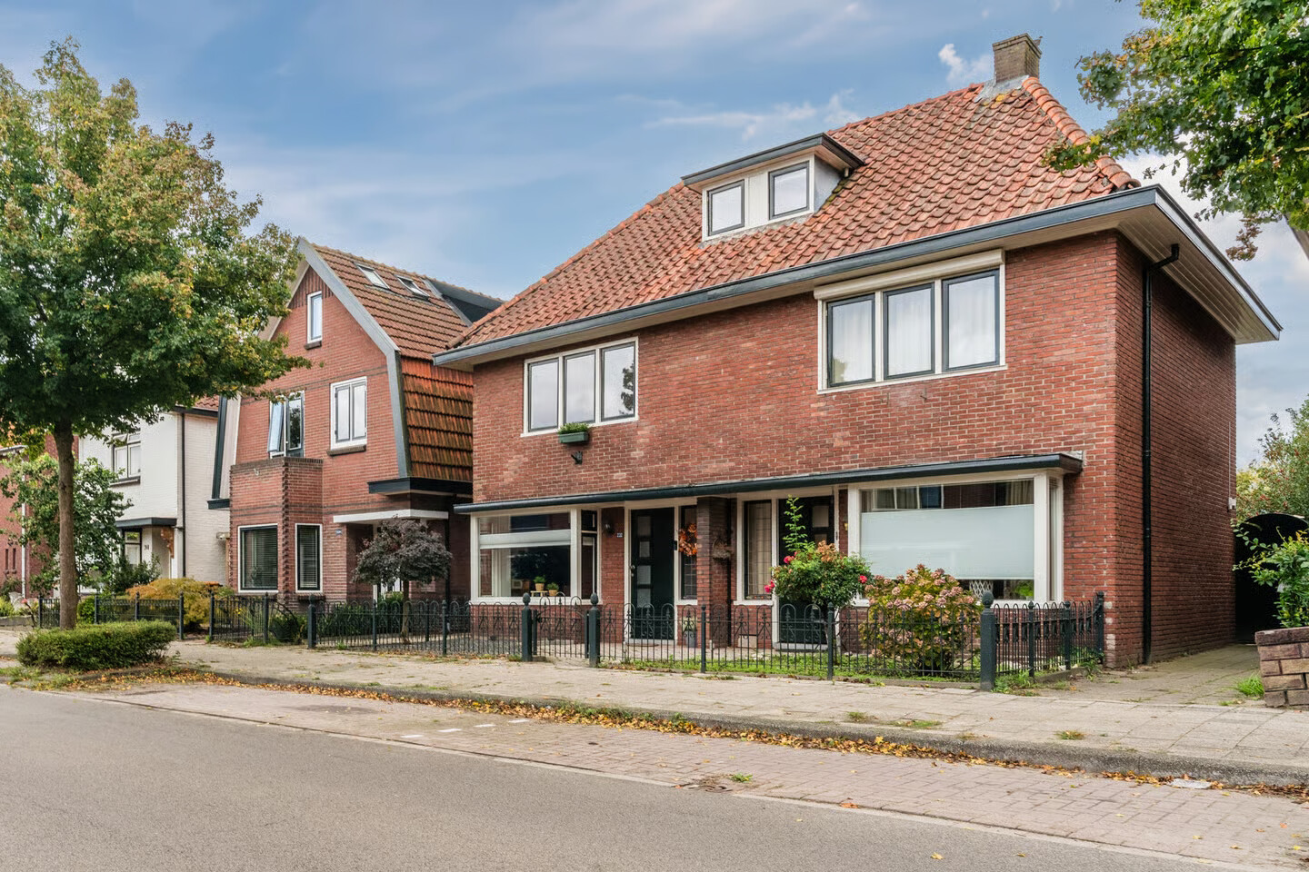 Twee-onder-één-kap te koop: Berfloweg 232, Hengelo