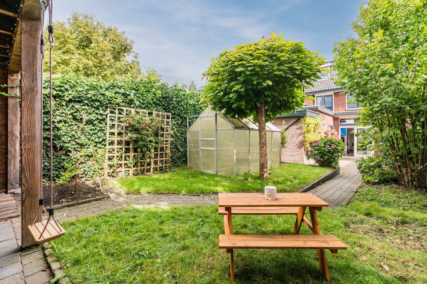 Twee-onder-één-kap te koop: Berfloweg 232, Hengelo