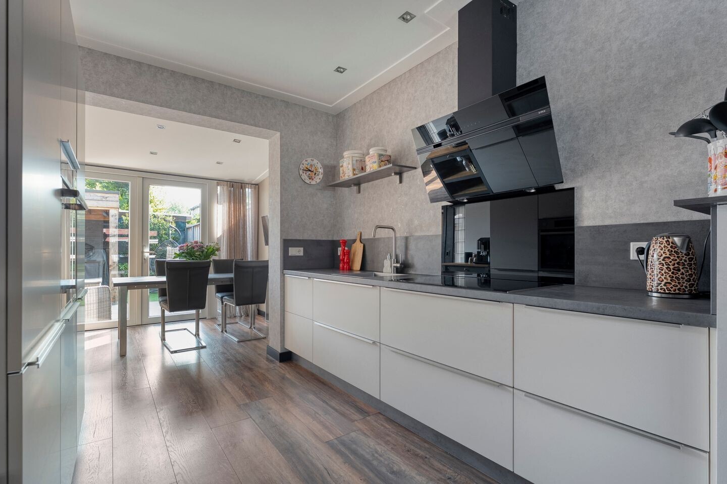 Twee-onder-één-kap te koop: Irisstraat 1, Hengelo