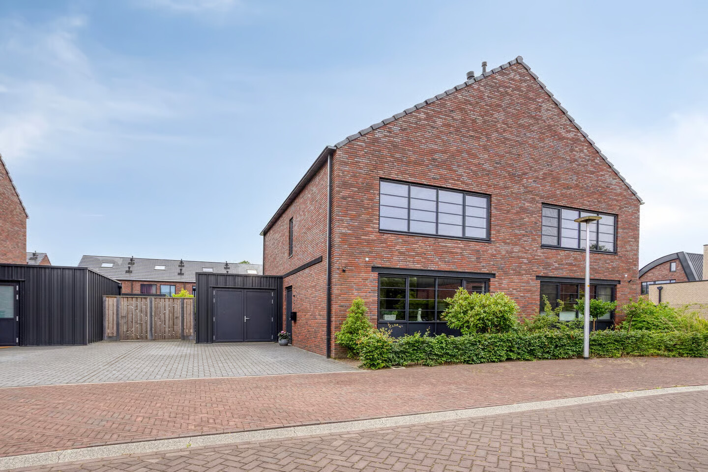 Twee-onder-één-kap te koop: M. de Witstraat 23, Hengelo