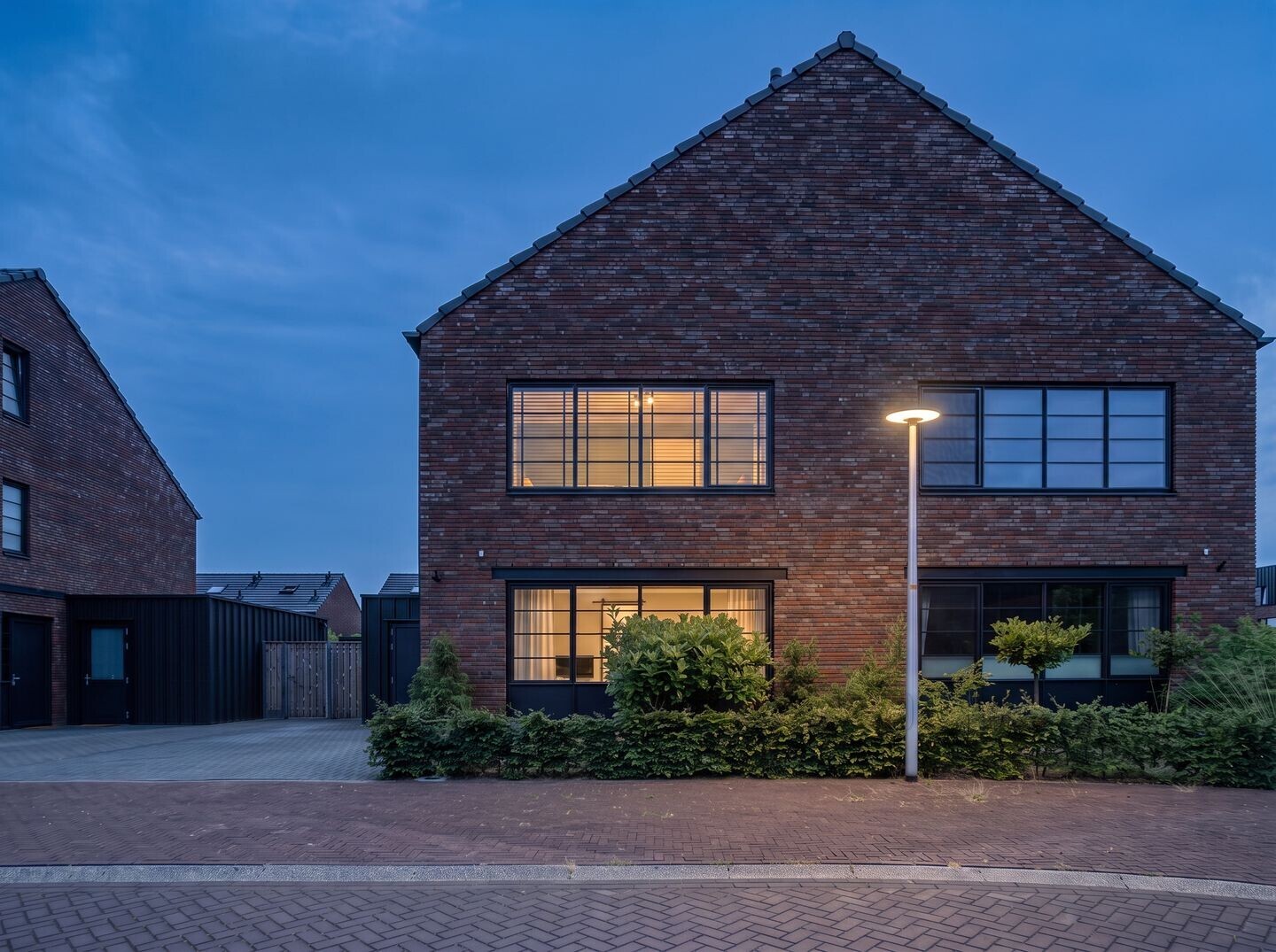 Twee-onder-één-kap te koop: M. de Witstraat 23, Hengelo