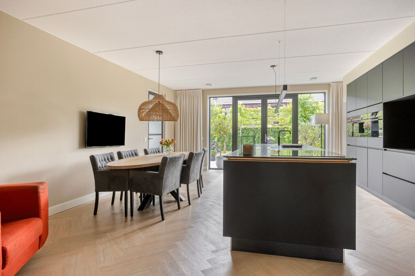Twee-onder-één-kap te koop: M. de Witstraat 23, Hengelo