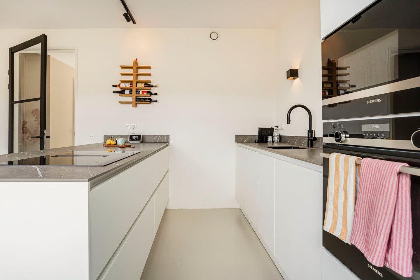 Twee-onder-één-kap te koop: R.A. de Monchystraat 44, Hengelo