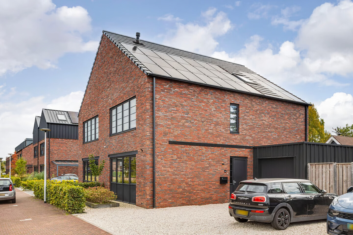 Twee-onder-één-kap te koop: R.A. de Monchystraat 44, Hengelo