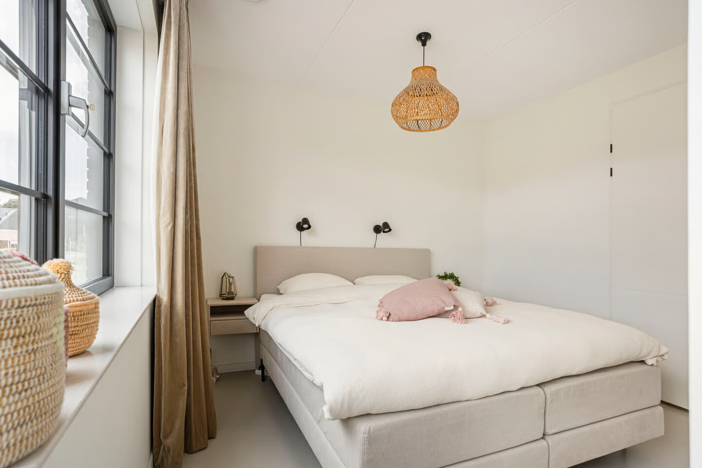 Twee-onder-één-kap te koop: R.A. de Monchystraat 44, Hengelo