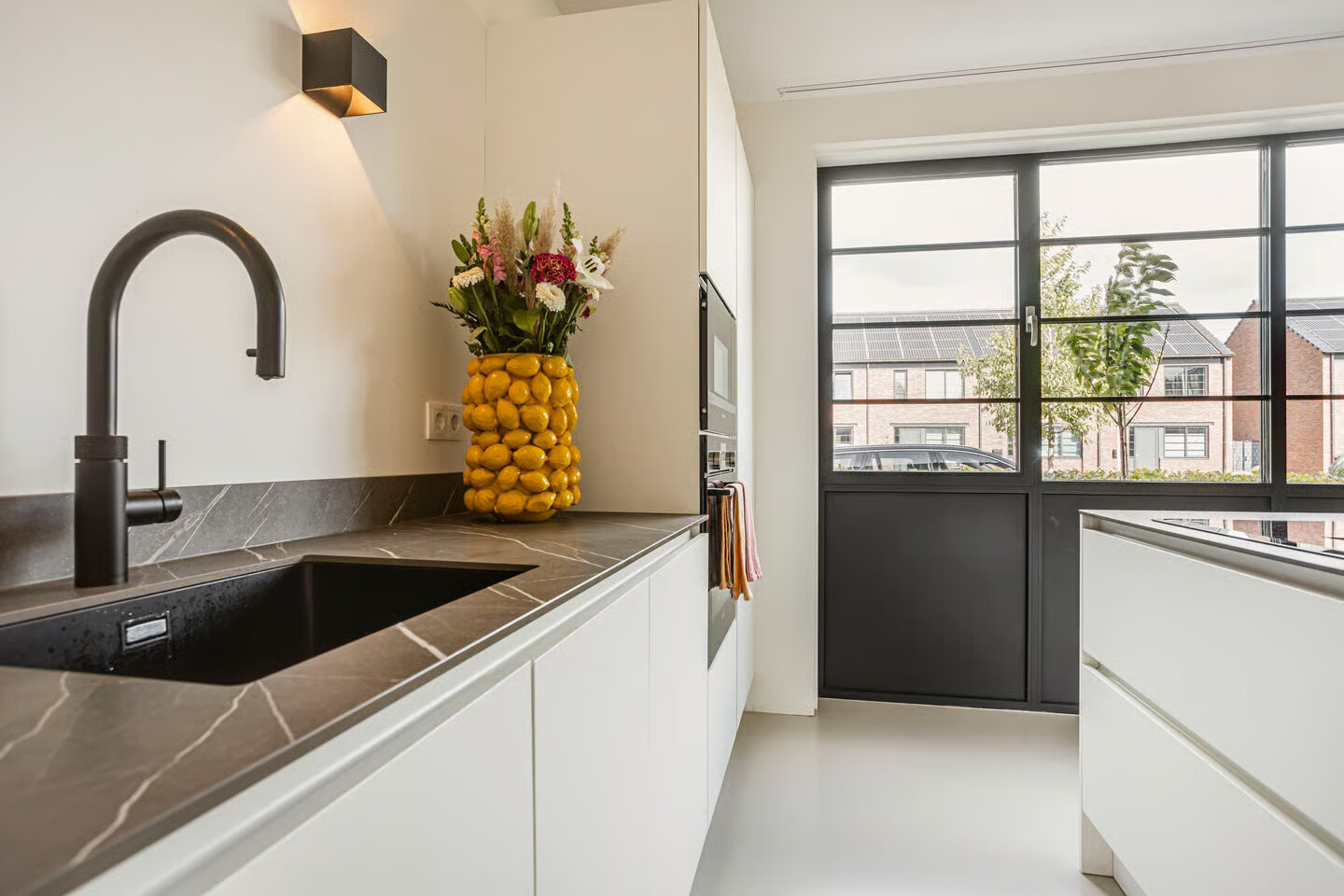 Twee-onder-één-kap te koop: R.A. de Monchystraat 44, Hengelo