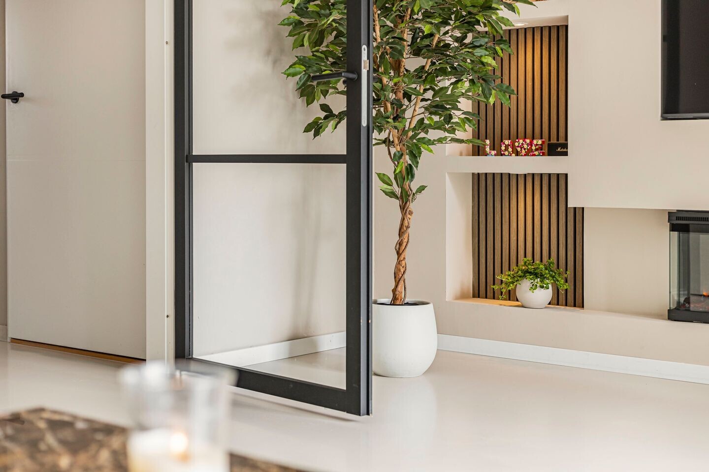 Twee-onder-één-kap te koop: R.A. de Monchystraat 44, Hengelo
