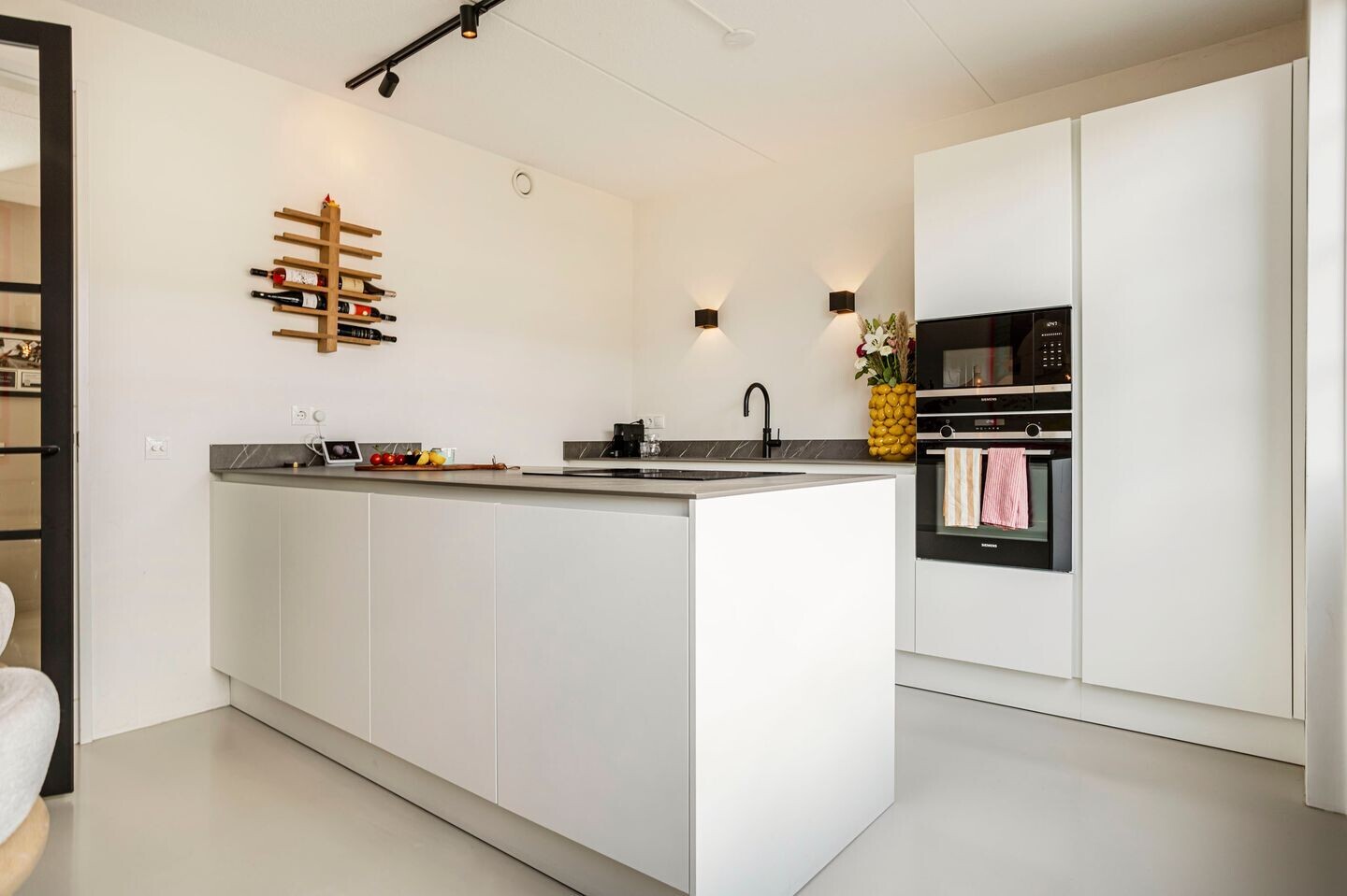 Twee-onder-één-kap te koop: R.A. de Monchystraat 44, Hengelo