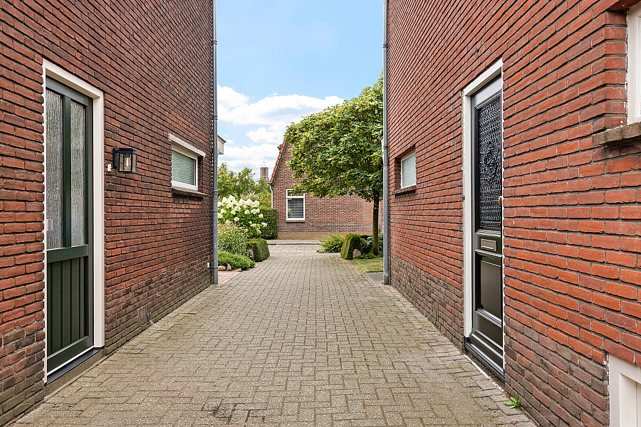 Twee-onder-één-kap te koop: Abelenstraat 24, Hengelo