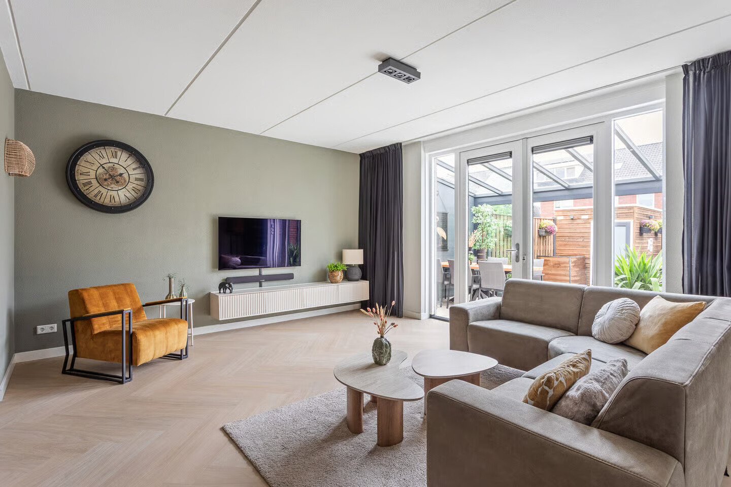 Hoekwoning te koop: Johannes Vermeerstraat 17, Hengelo