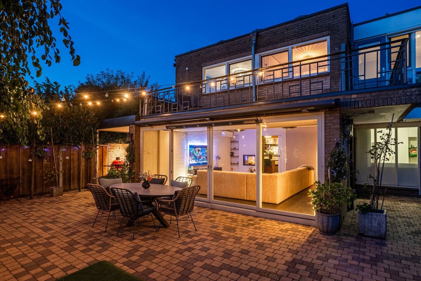 Hoekwoning te koop: Beethovenlaan 14, Hengelo