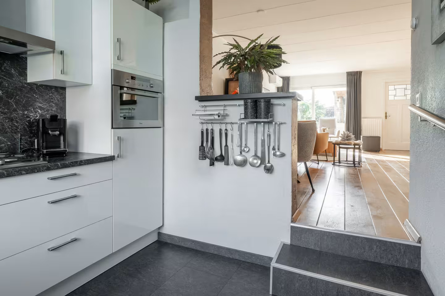 Tussenwoning te koop: Zwaluwstraat 10, Hengelo