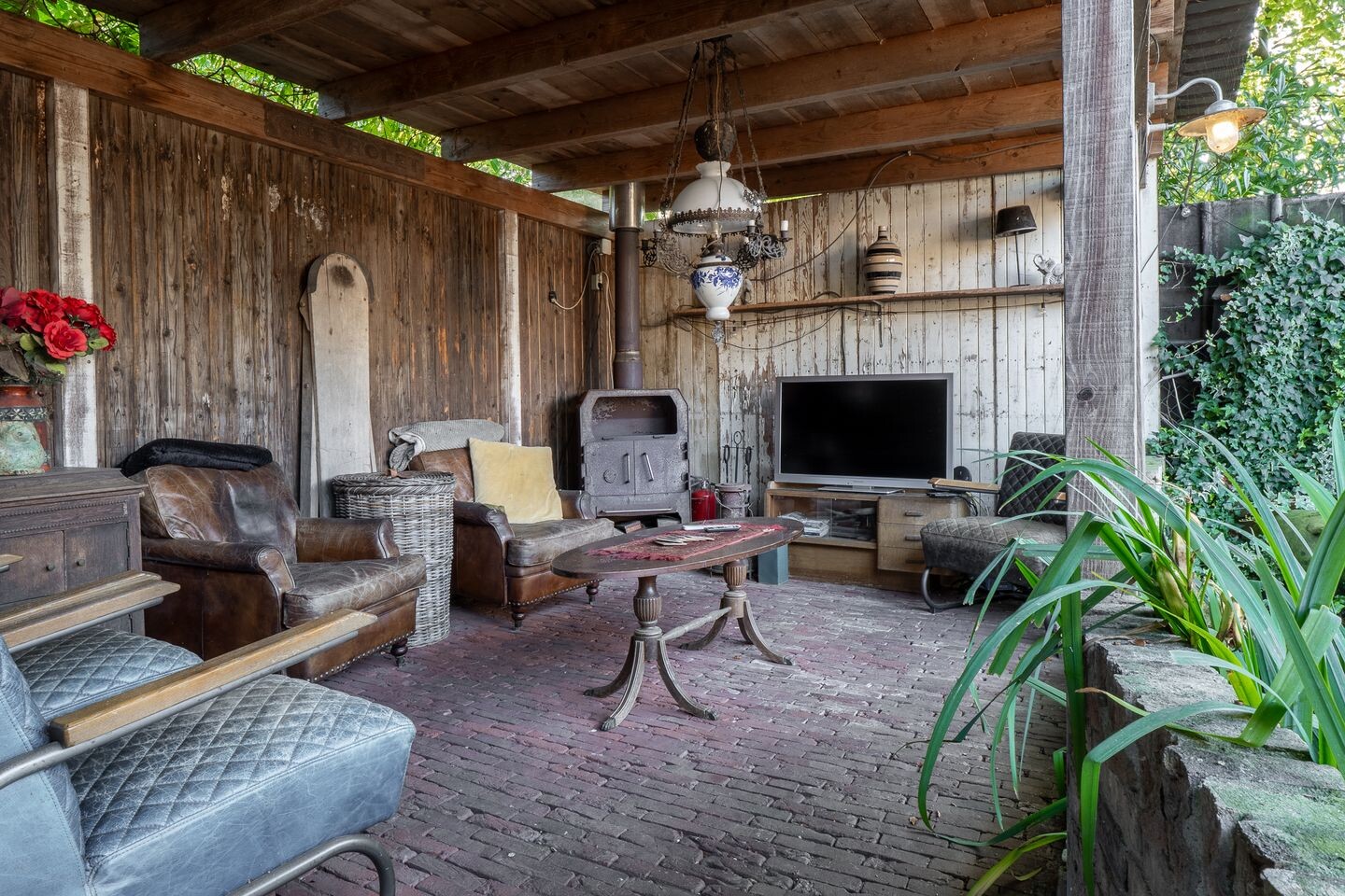 Hoekwoning te koop: Deurningerstraat 264, Hengelo