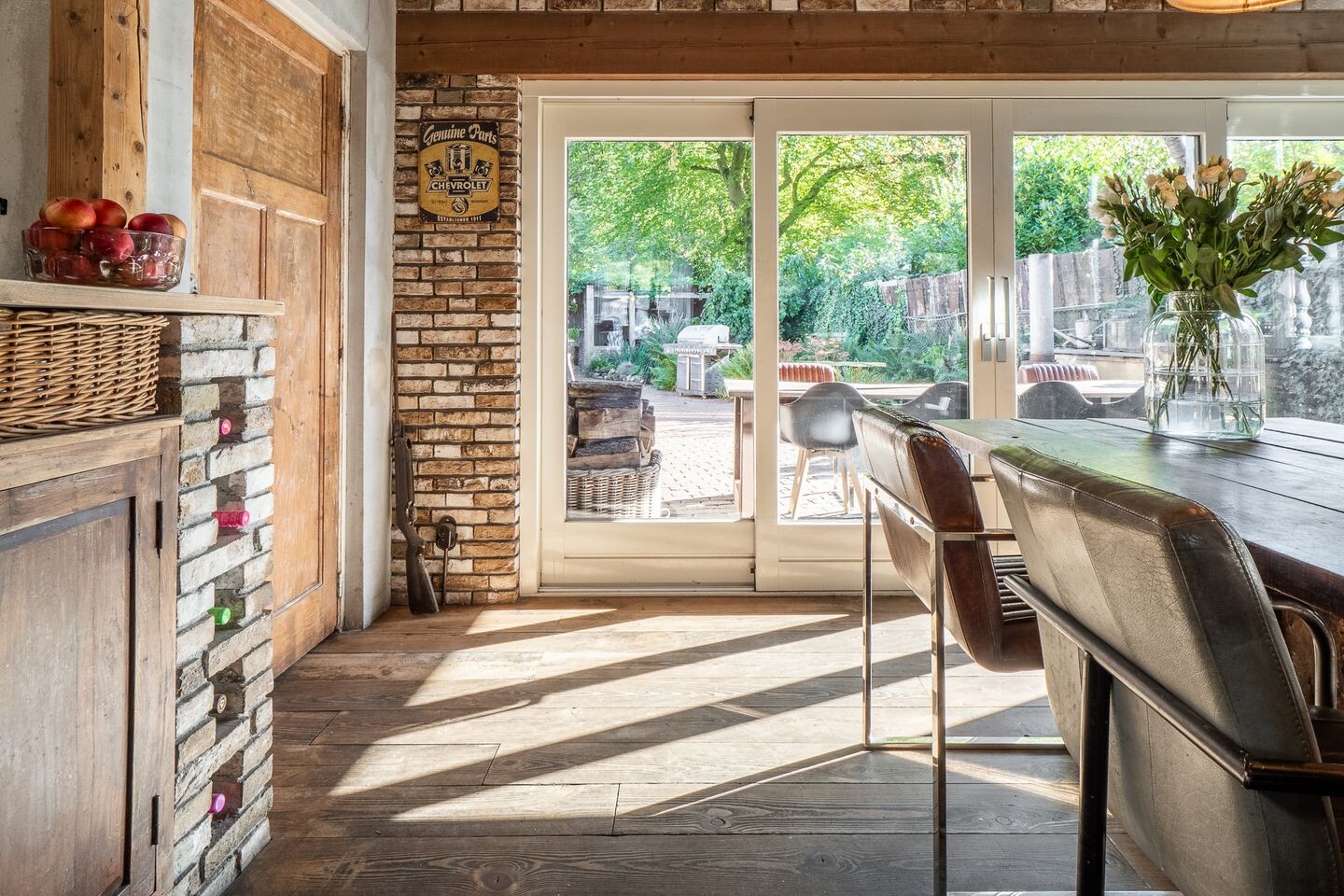 Hoekwoning te koop: Deurningerstraat 264, Hengelo