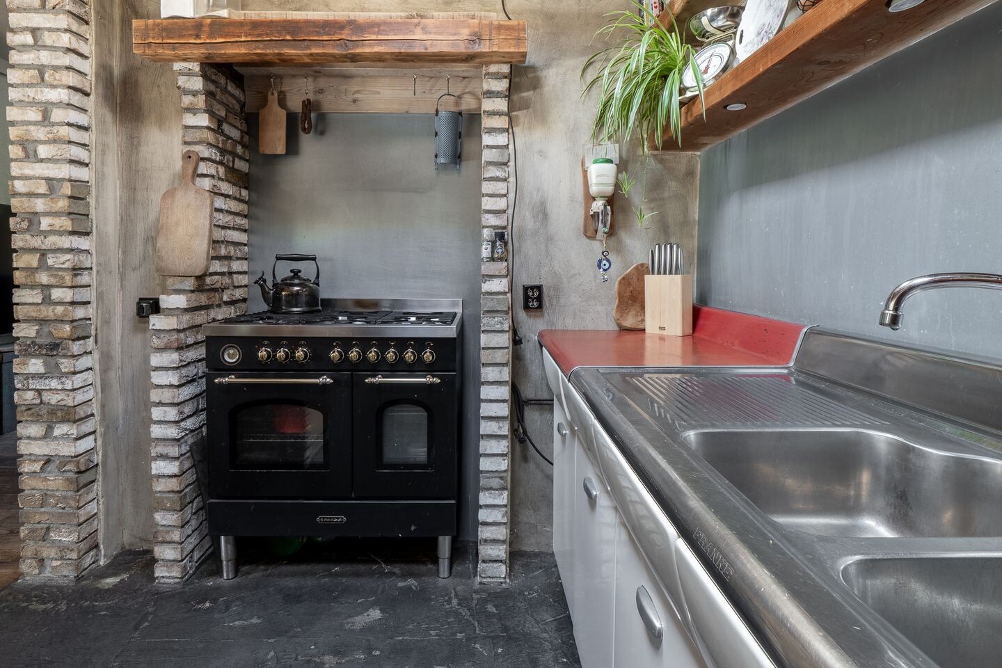 Hoekwoning te koop: Deurningerstraat 264, Hengelo