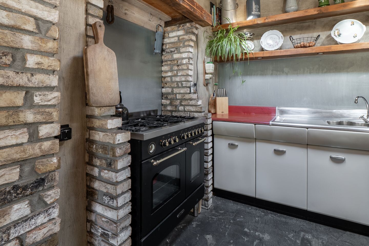 Hoekwoning te koop: Deurningerstraat 264, Hengelo