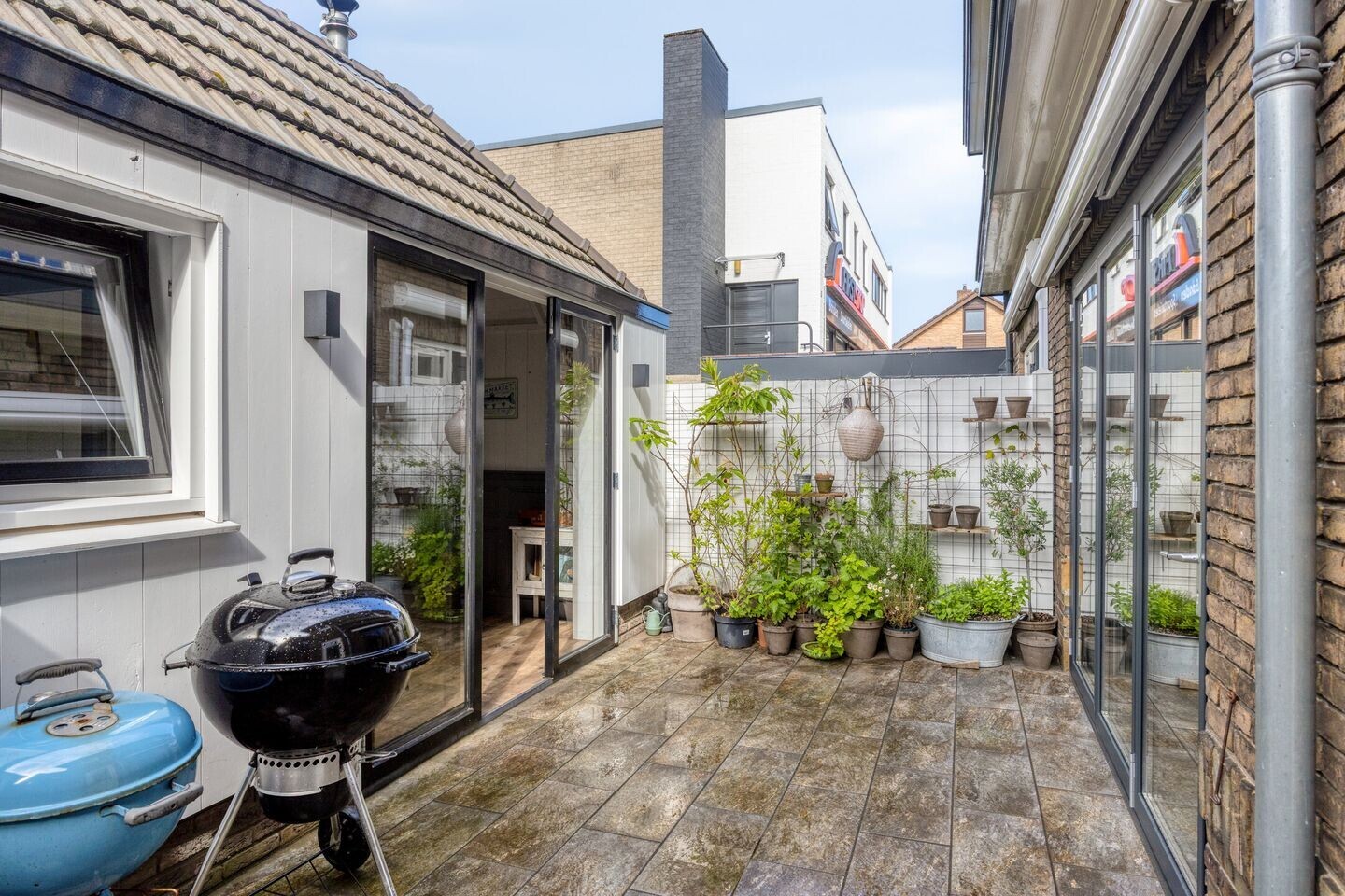 Twee-onder-één-kap te koop: Sloetsweg 49, Hengelo