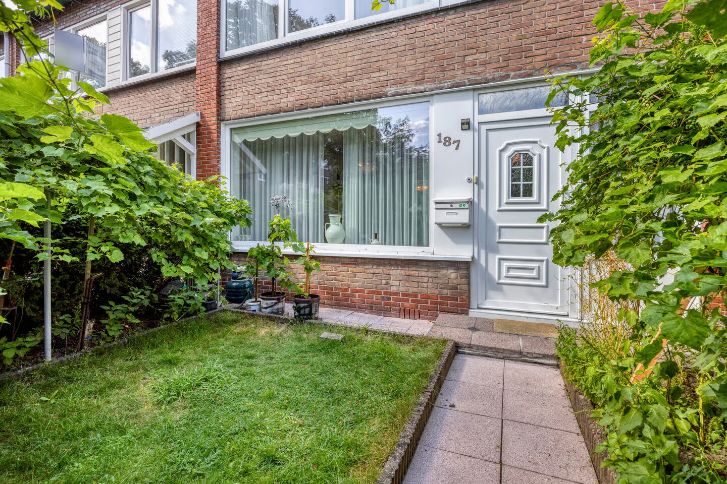 Tussenwoning te koop: Castorweg 187, Hengelo