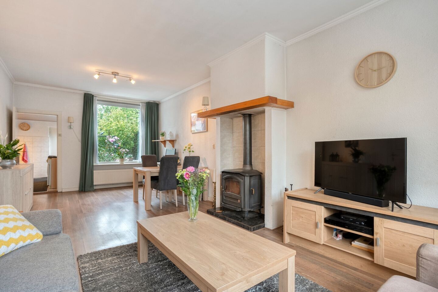 Twee-onder-één-kap te koop: Castorweg 328, Hengelo