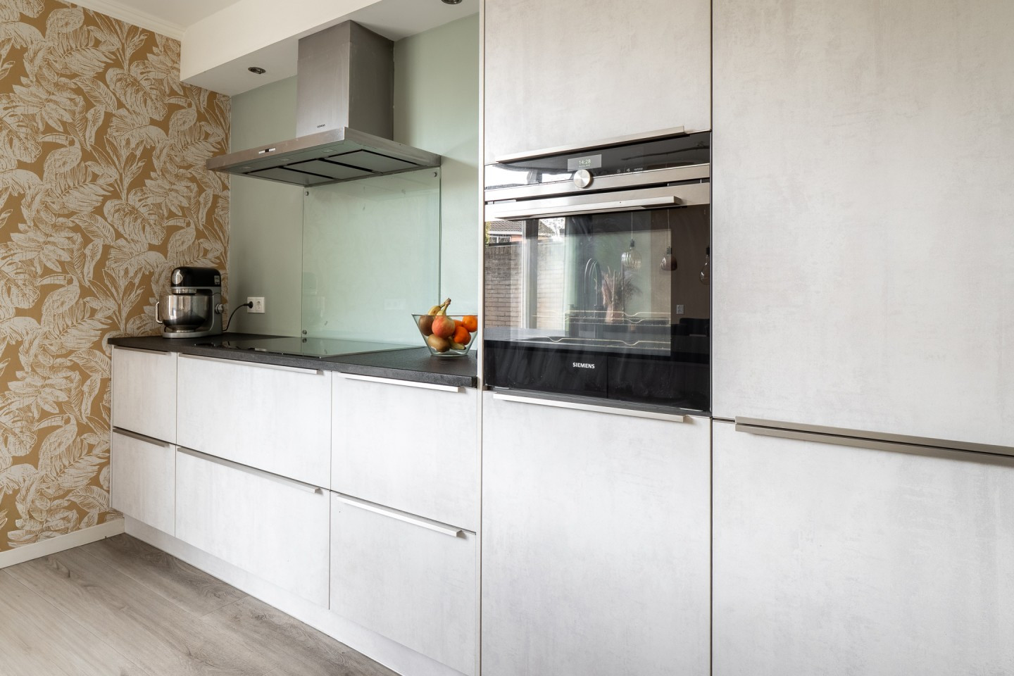 Twee-onder-één-kap te koop: Louis Bouwmeesterstraat 106, Hengelo