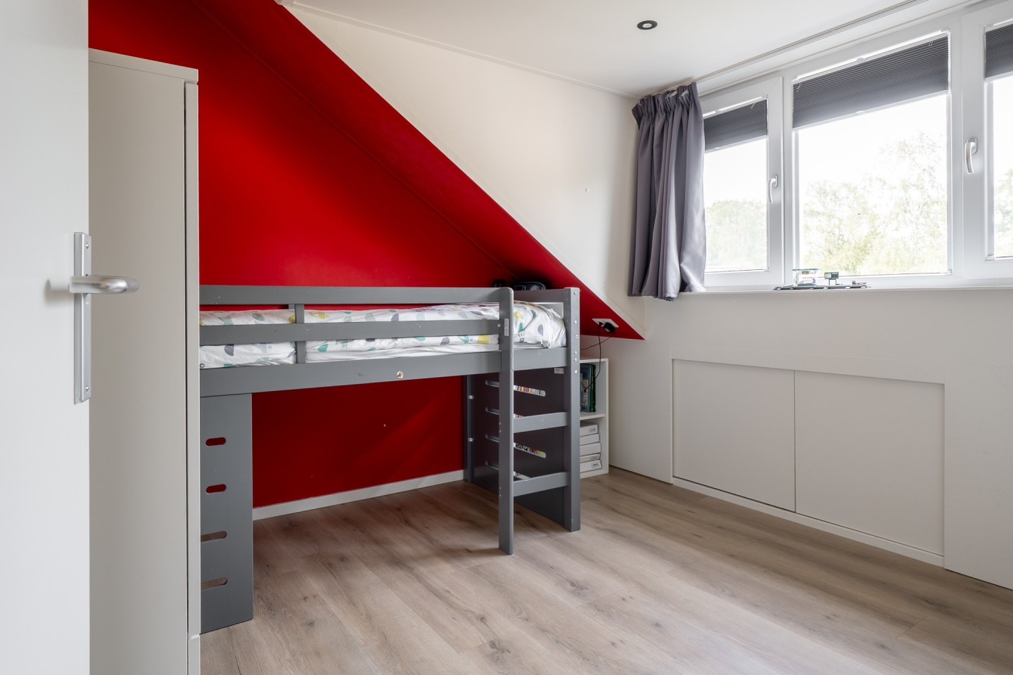 Twee-onder-één-kap te koop: Louis Bouwmeesterstraat 106, Hengelo