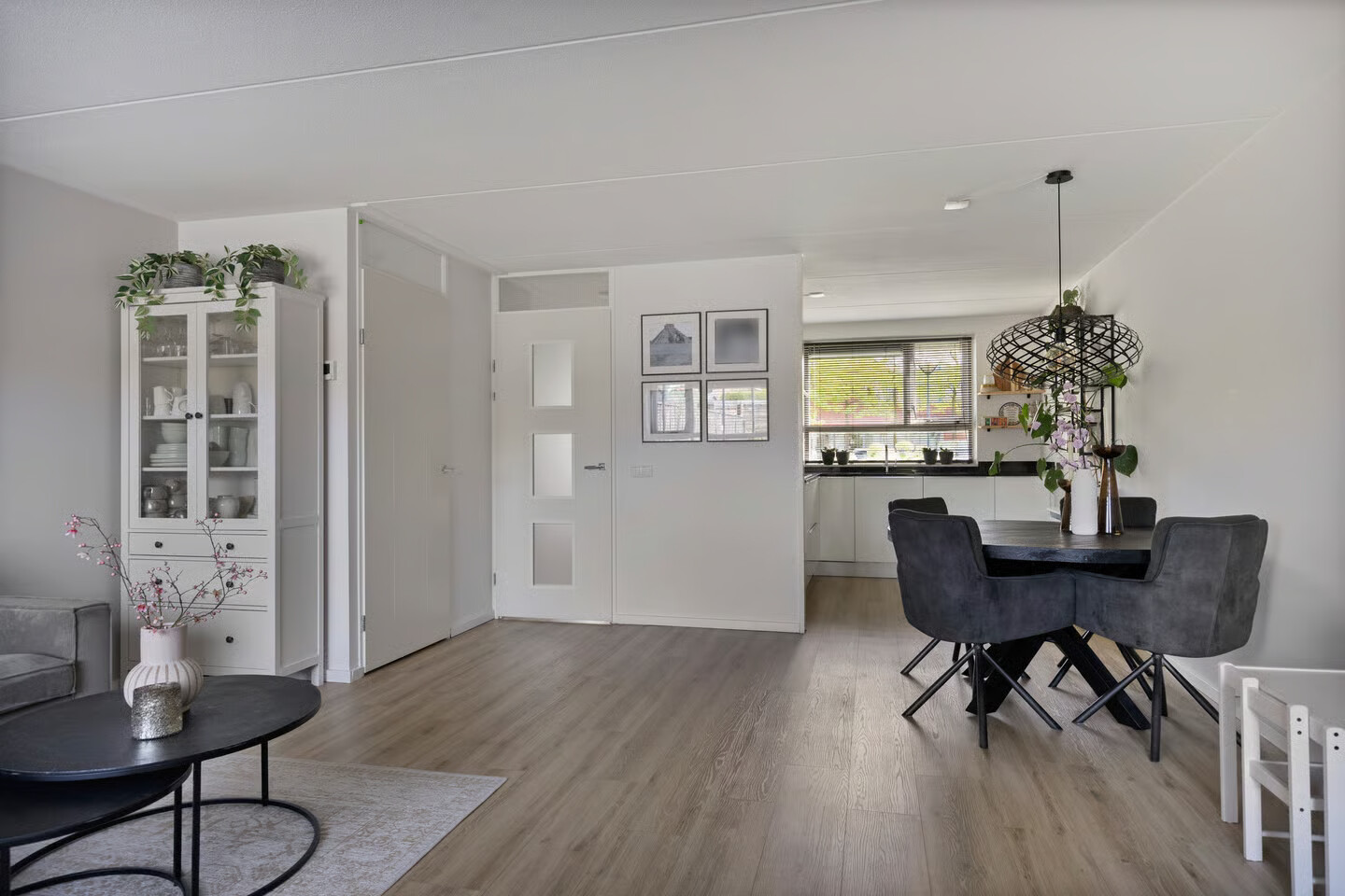Tussenwoning te koop: Grenoblestraat 19, Hengelo