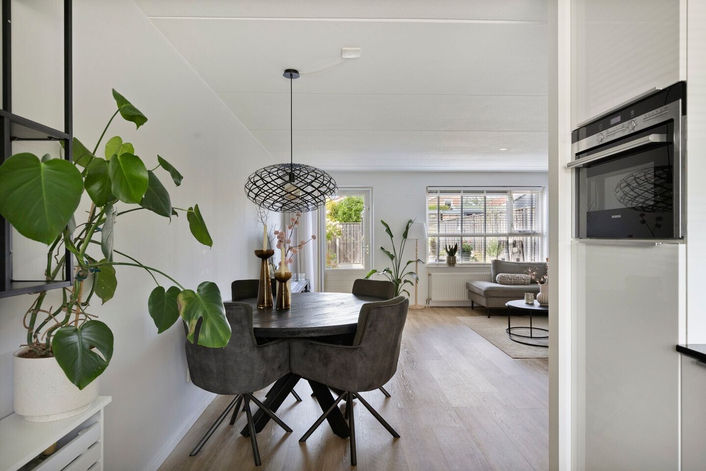Tussenwoning te koop: Grenoblestraat 19, Hengelo
