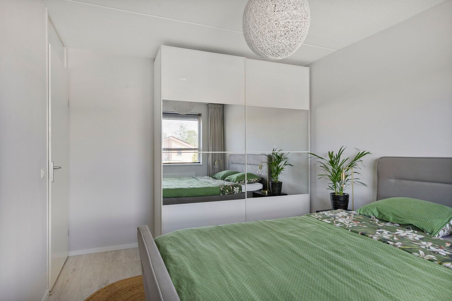Tussenwoning te koop: Grenoblestraat 19, Hengelo