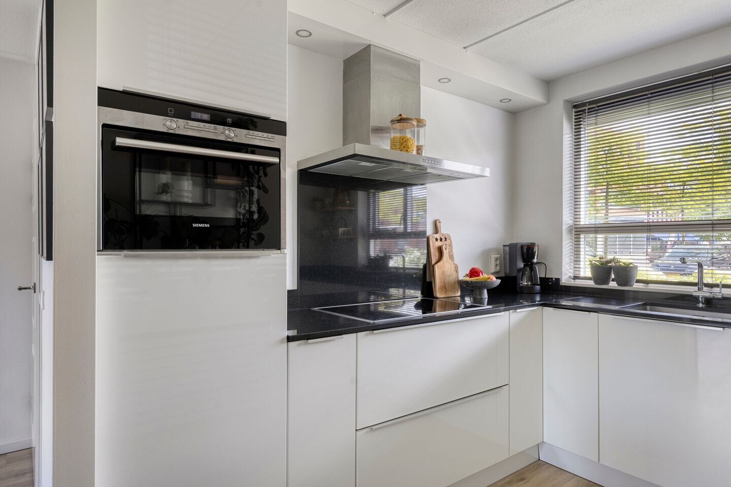 Tussenwoning te koop: Grenoblestraat 19, Hengelo