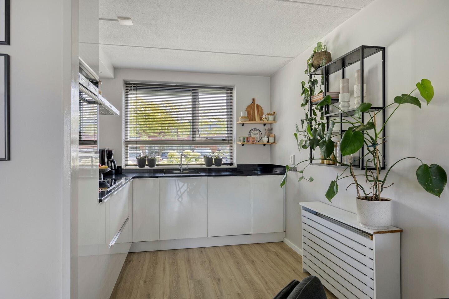 Tussenwoning te koop: Grenoblestraat 19, Hengelo