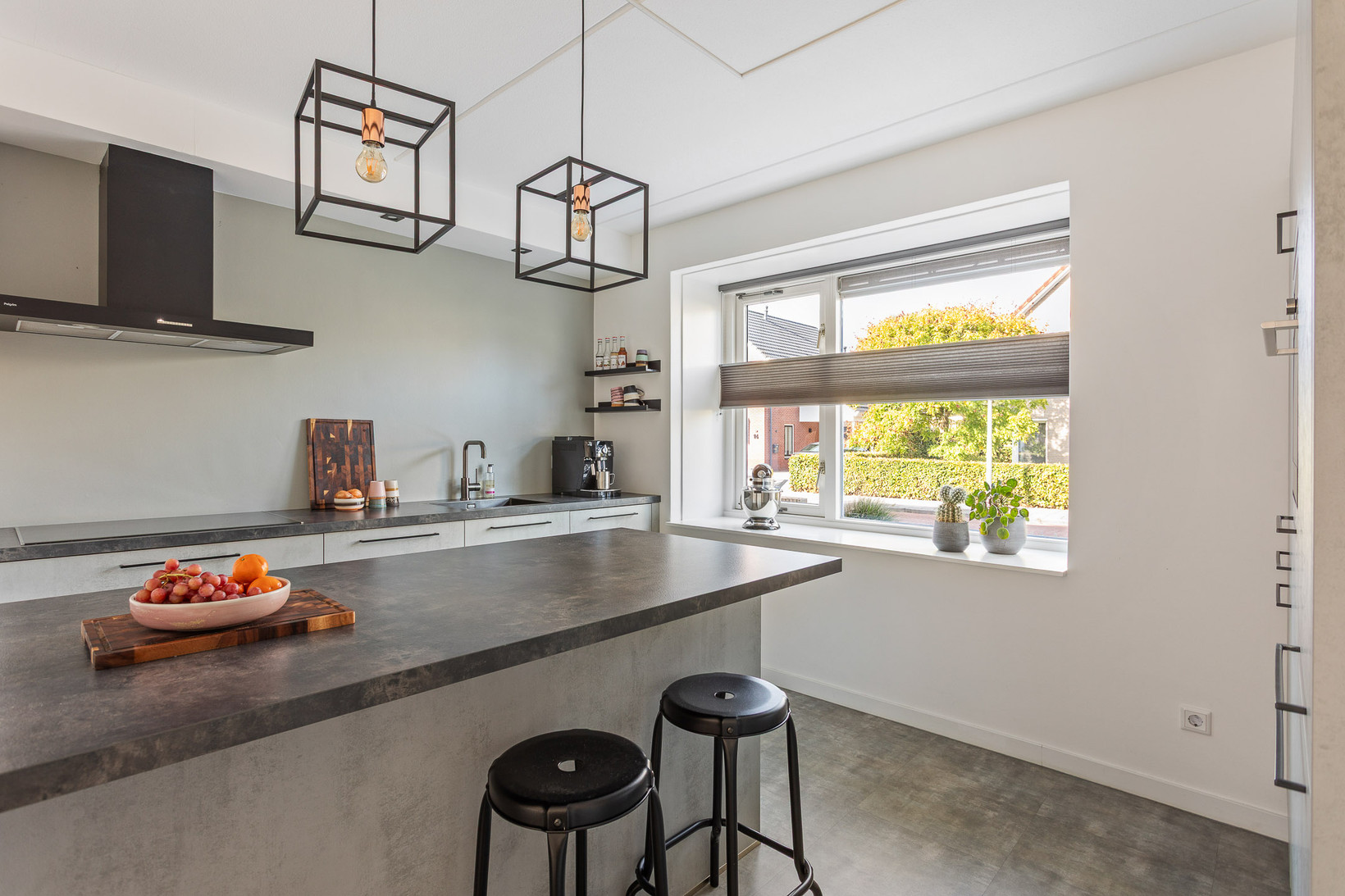Tussenwoning te koop: Abe Lenstrastraat 7, Oldenzaal