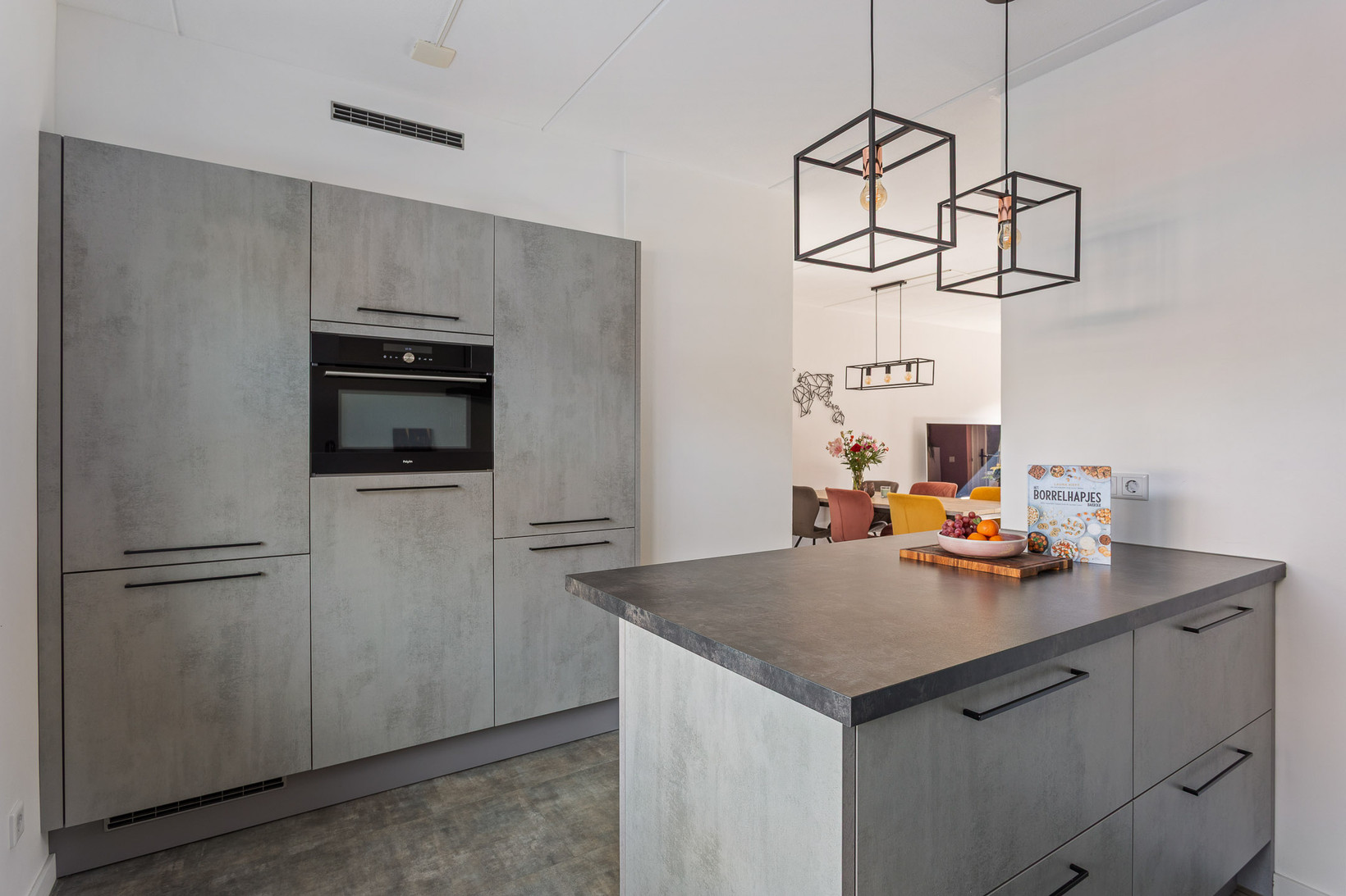 Tussenwoning te koop: Abe Lenstrastraat 7, Oldenzaal