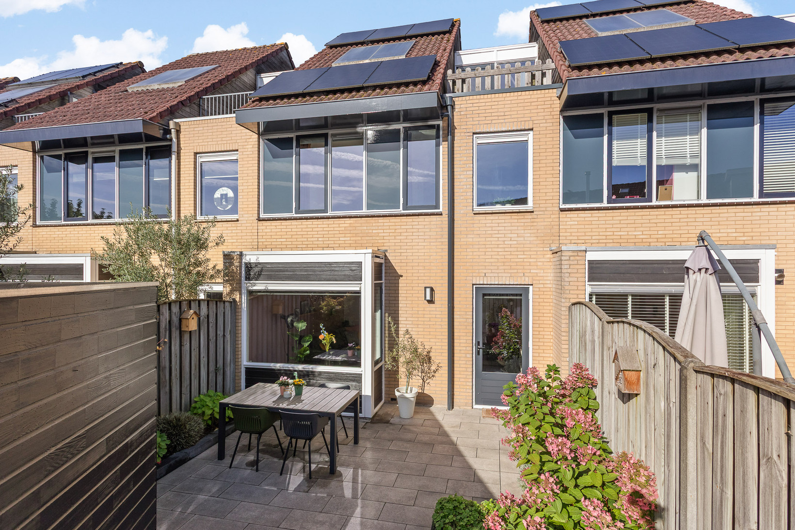 Tussenwoning te koop: Abe Lenstrastraat 7, Oldenzaal