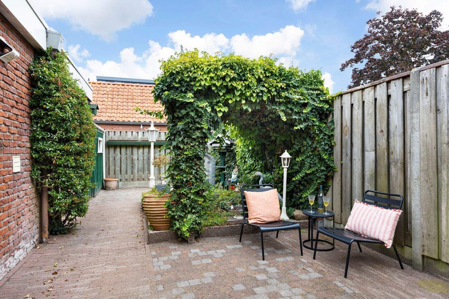 Tussenwoning te koop: Meeuwenstraat 3, Oldenzaal