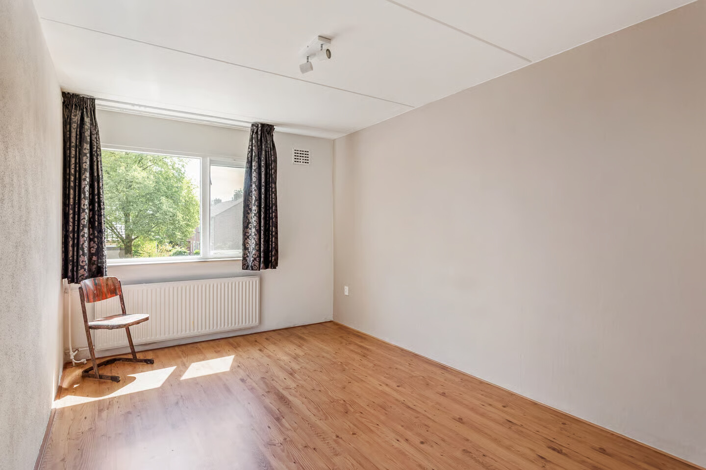 Tussenwoning te koop: Leeuwebek 18, Oldenzaal