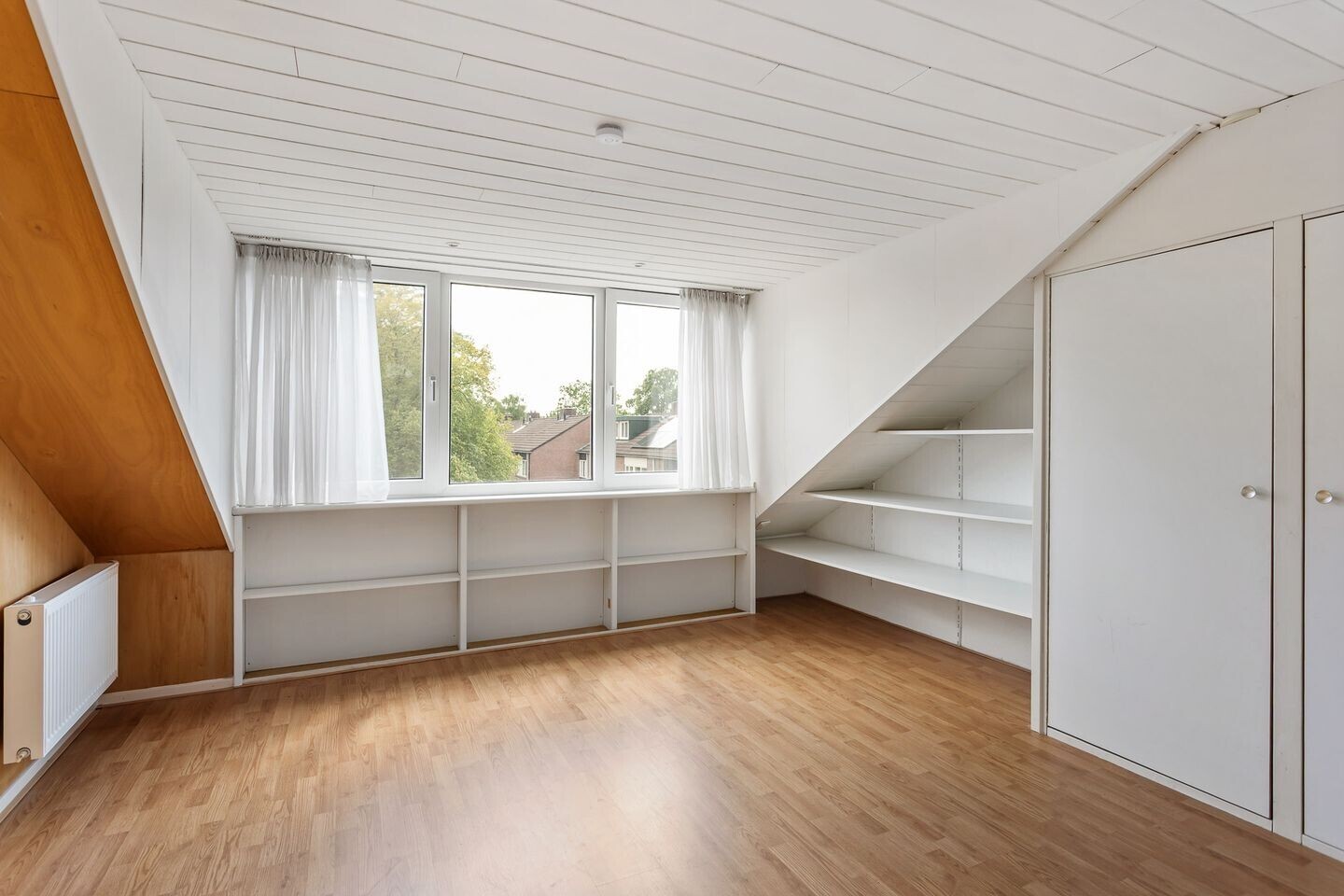 Tussenwoning te koop: Leeuwebek 18, Oldenzaal