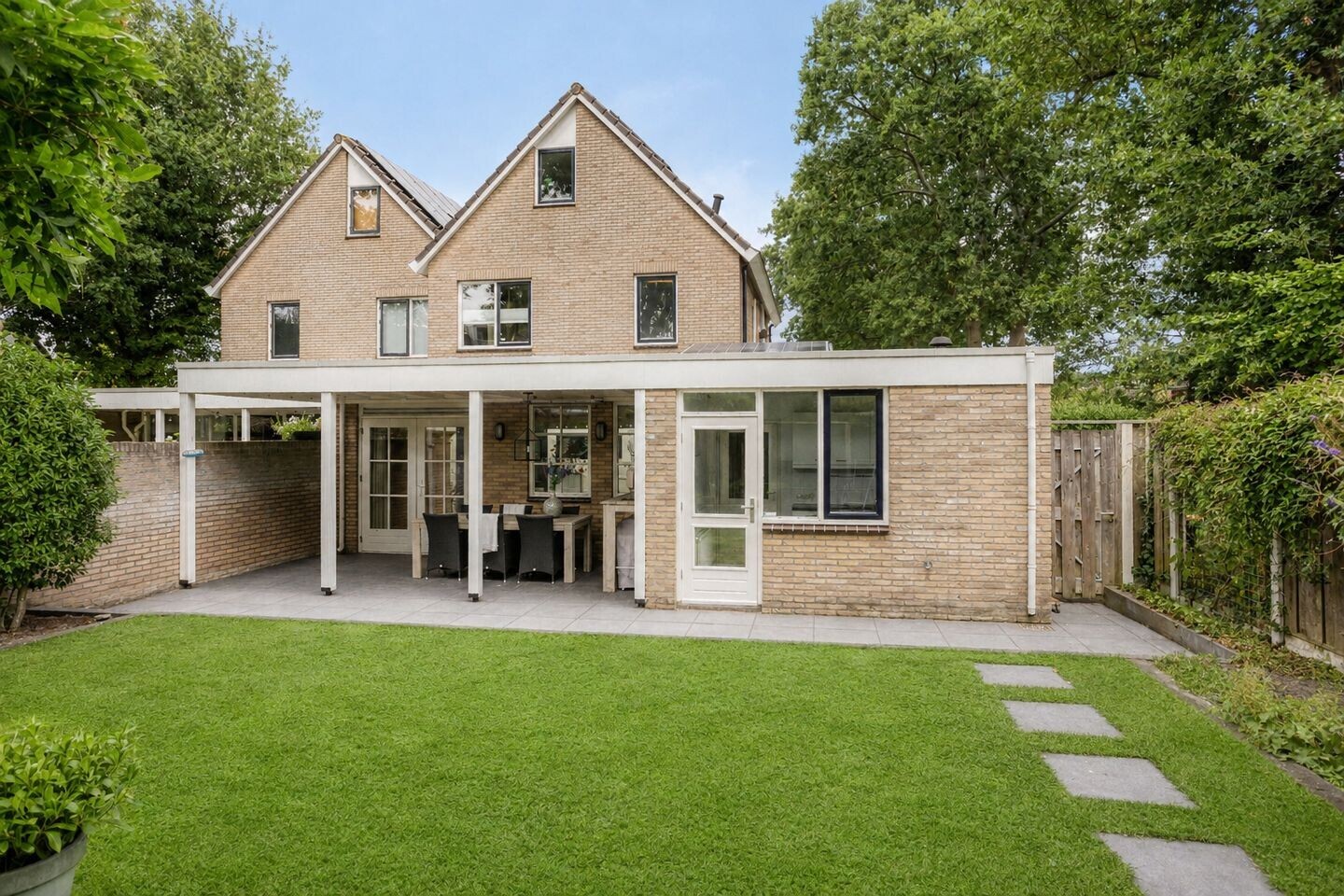Twee-onder-één-kap te koop: bereklauw 85, Oldenzaal