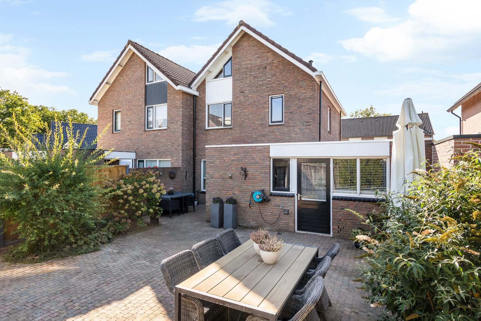 Tussenwoning te koop: Brem 26, Oldenzaal