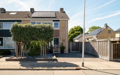 Hogeweg 84
