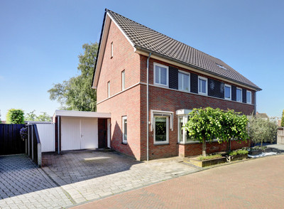 Topaasstraat 8
