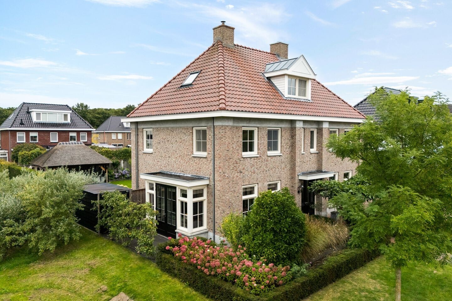 Vrijstaande woning te koop: Van 't Hofflaan 10, Almelo