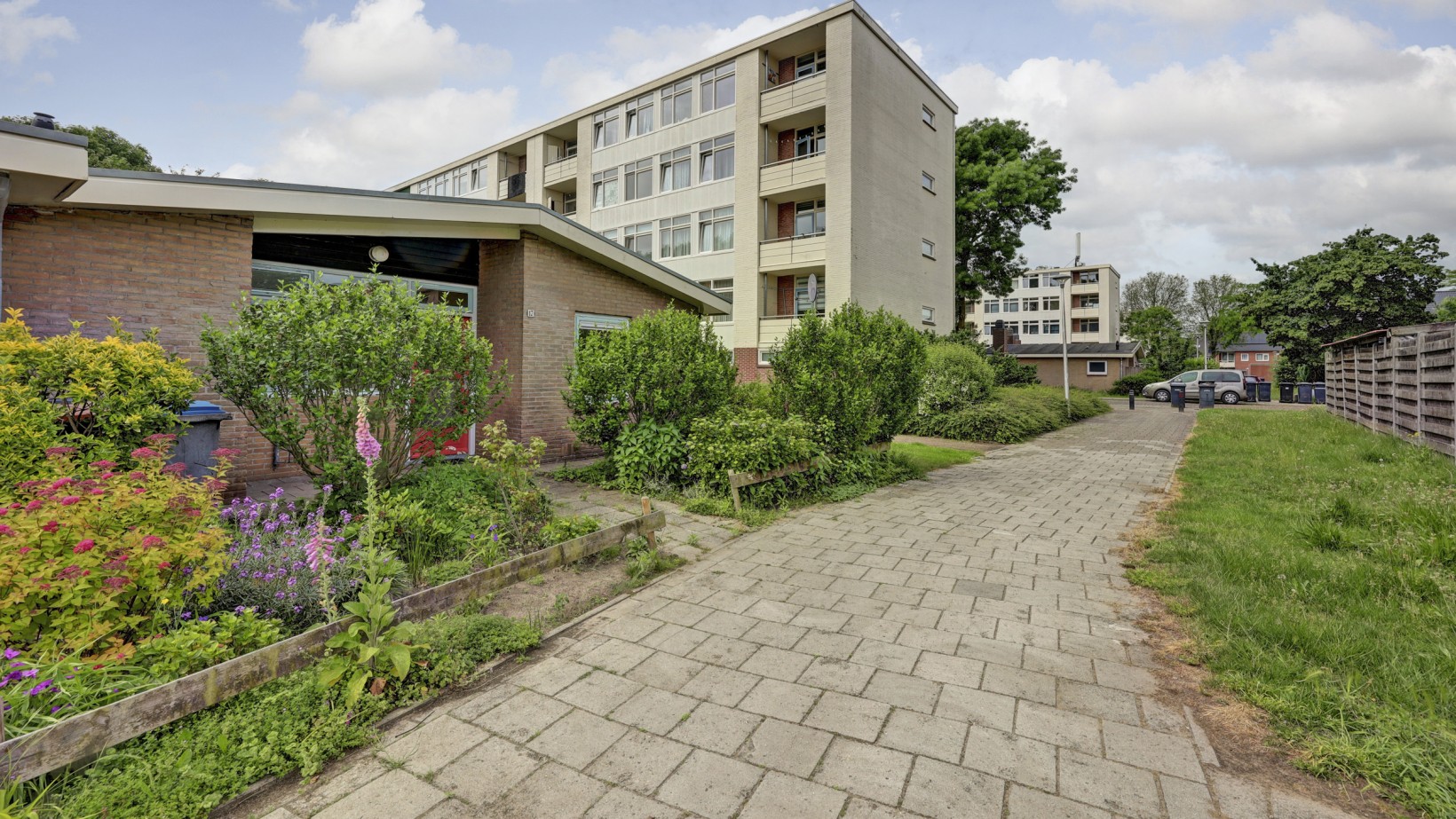 Hoekwoning te koop: Pieter de Hoochstraat 17, Almelo